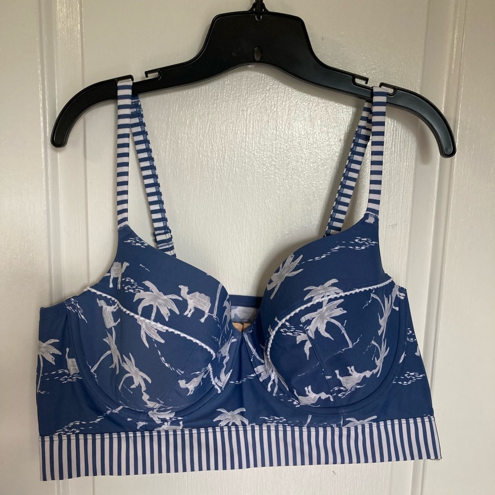 NWT cacique swim top